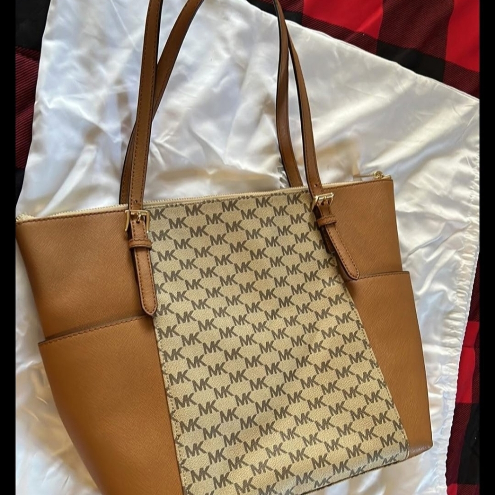 NWOT Michael Kors Logo Leather Tote Purse & Dust Bag